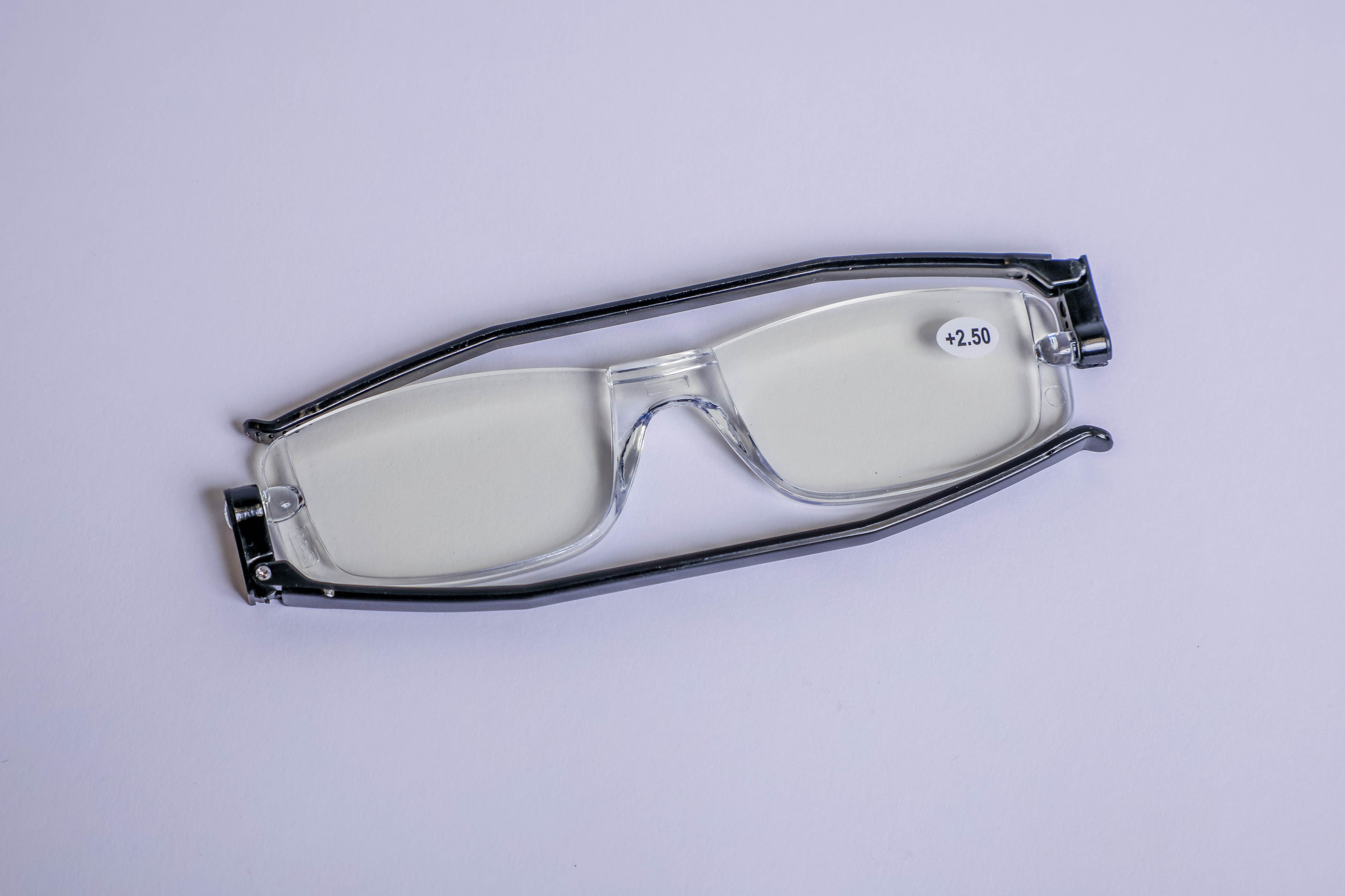 Foldable Reading Glasses | Black – Fold & Reads